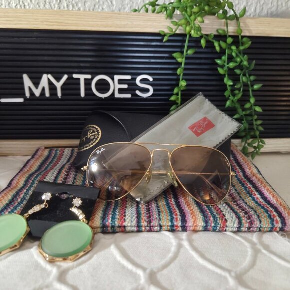 Ray-Ban Vintage 1980s/1990s Gold Frame Glasses, case and cloth Uni-Sex - Picture 10 of 16